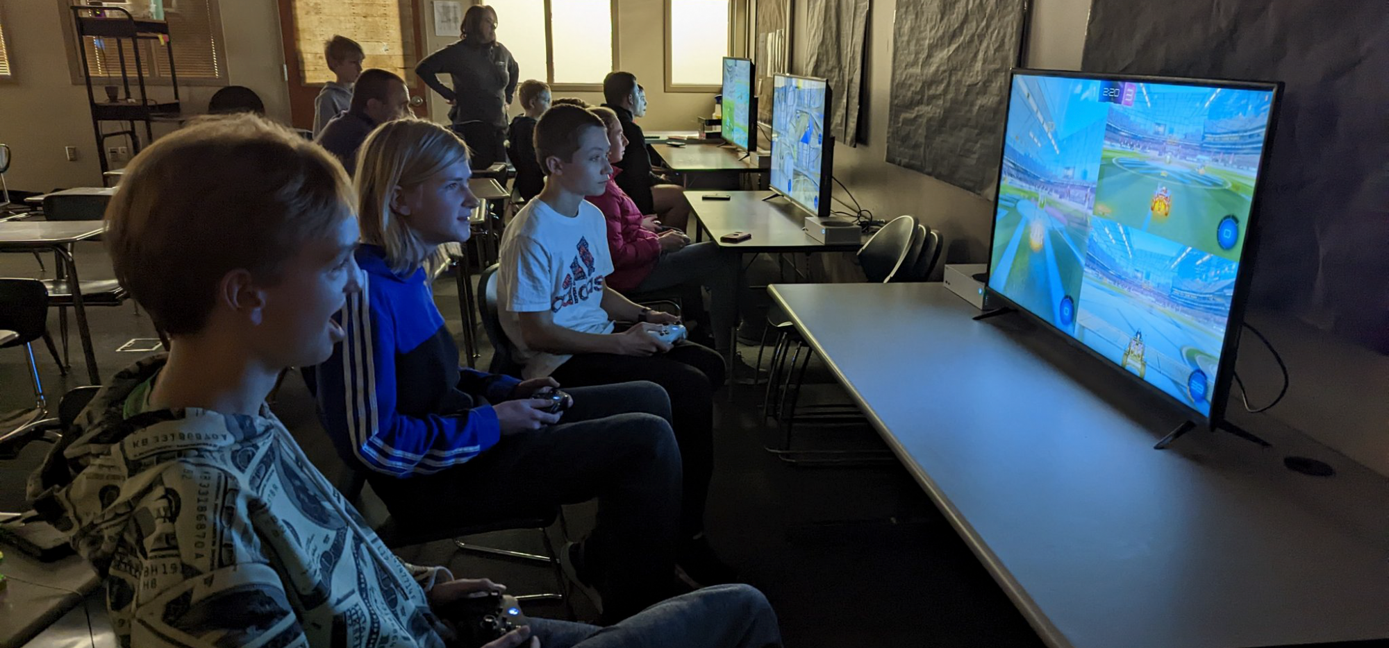 eSports competition vs KMS